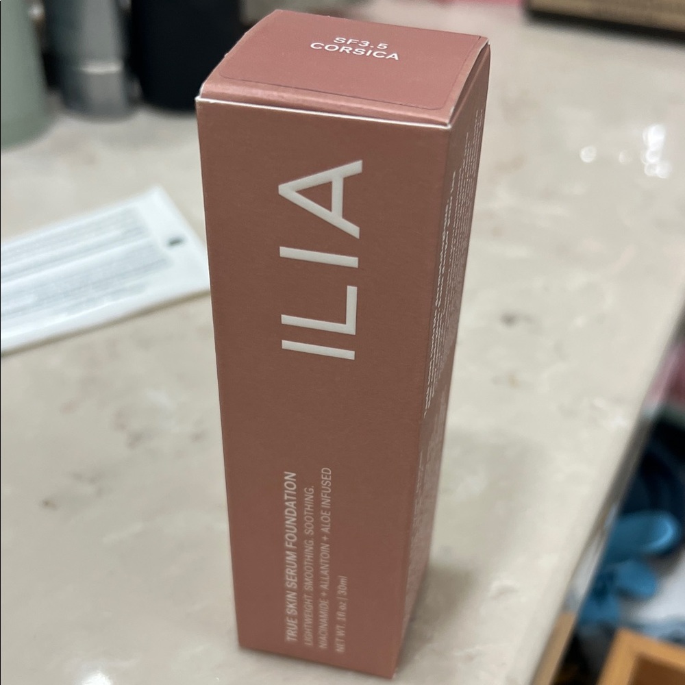 ILIA True Skin Serum Foundation - SF3.5 Corsica